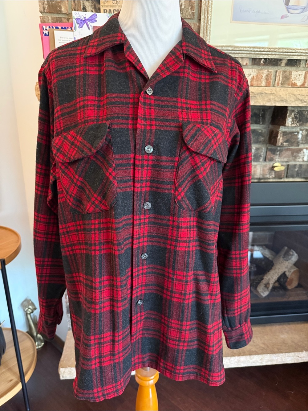 PENDLETON Woolen Mills Vintage Red & Black Plaid Button-up Shirt. Excellent cond